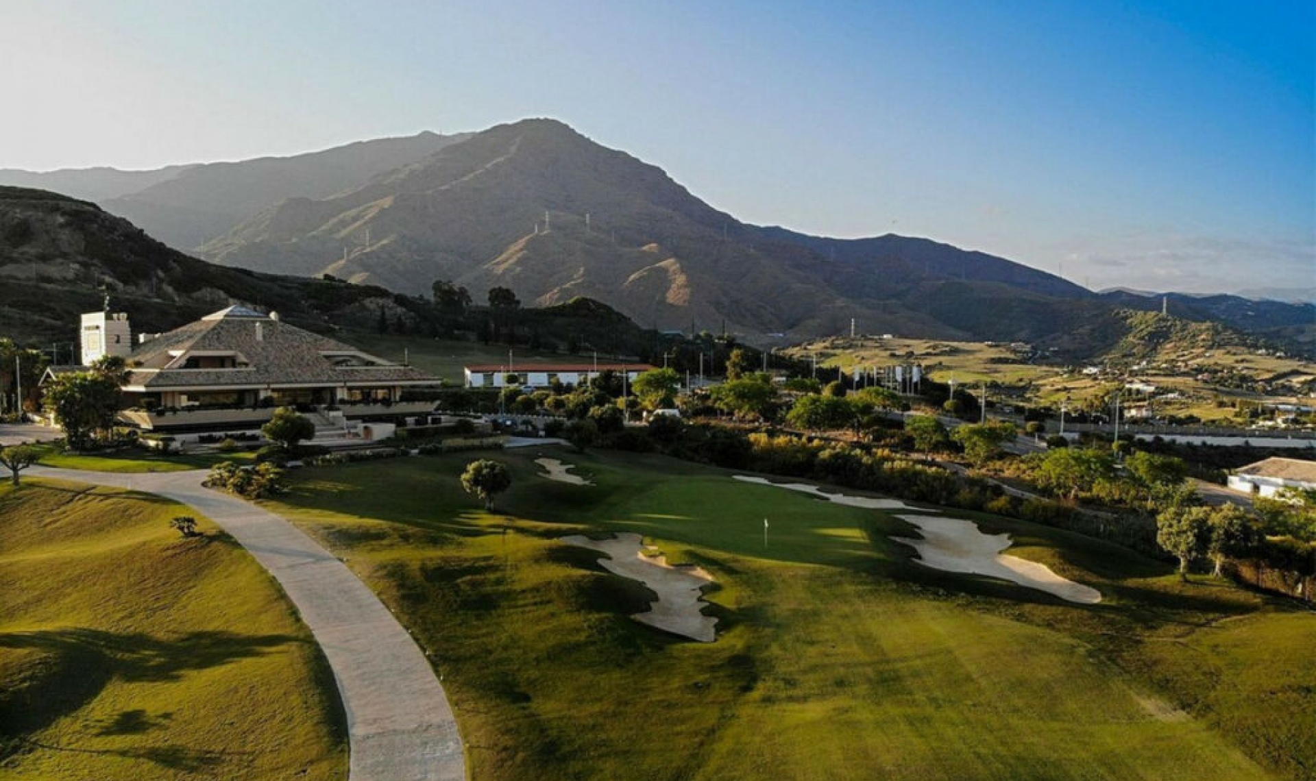 Resale - Apartment -
Estepona