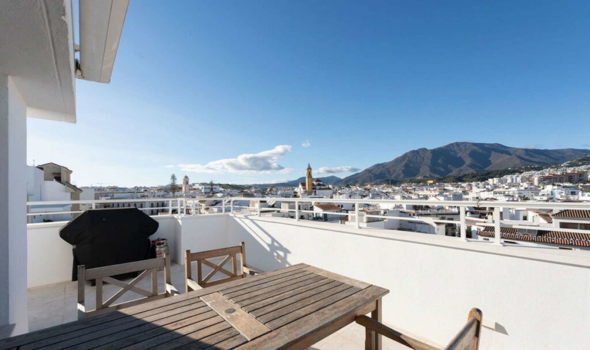 Resale - Apartment -
Estepona