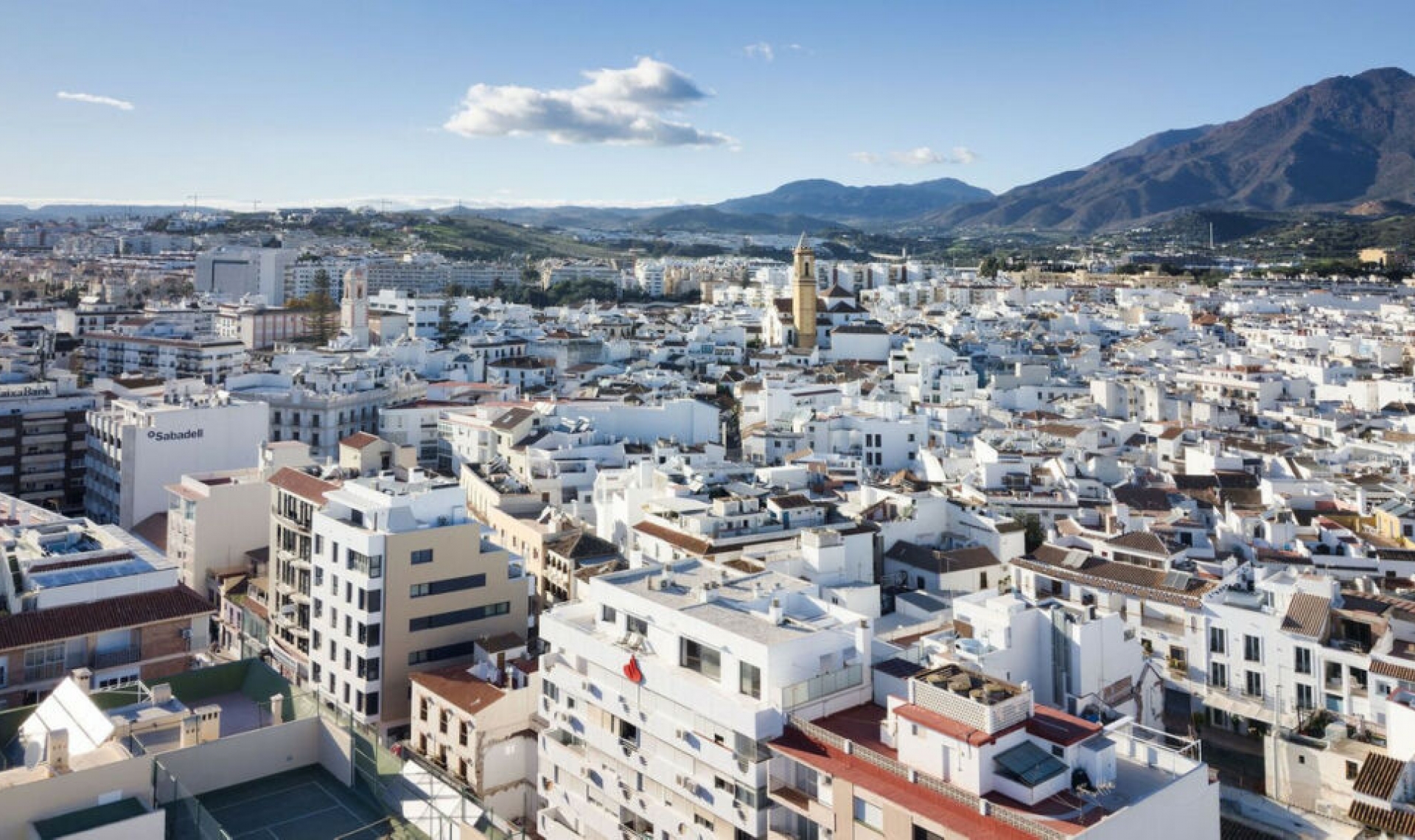 Resale - Apartment -
Estepona