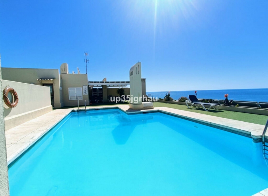 Resale - Apartment -
Estepona