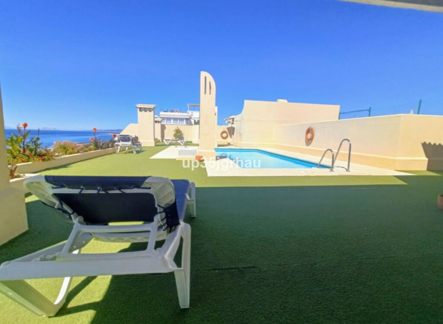 Resale - Apartment -
Estepona