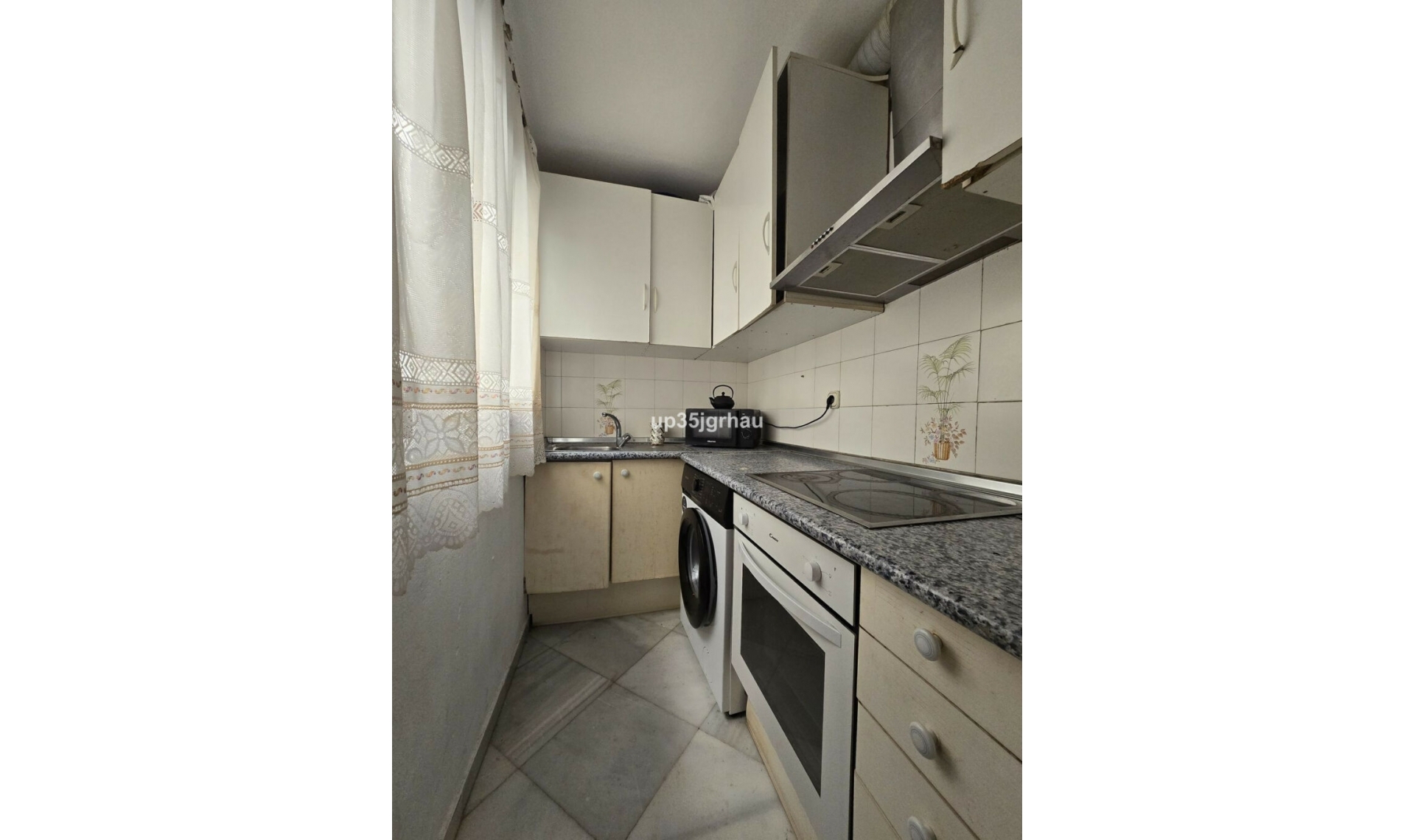 Resale - Apartment -
Estepona