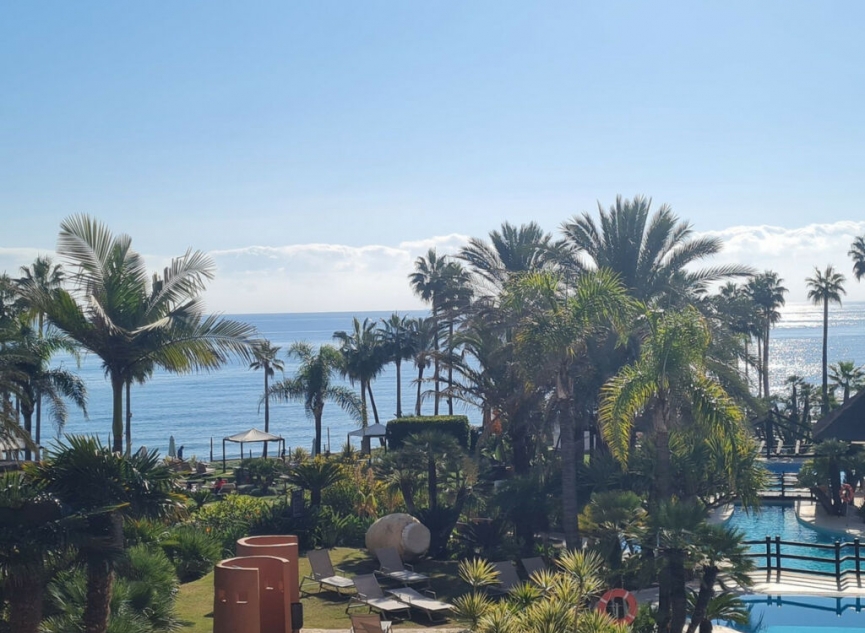 Resale - Apartment -
Estepona