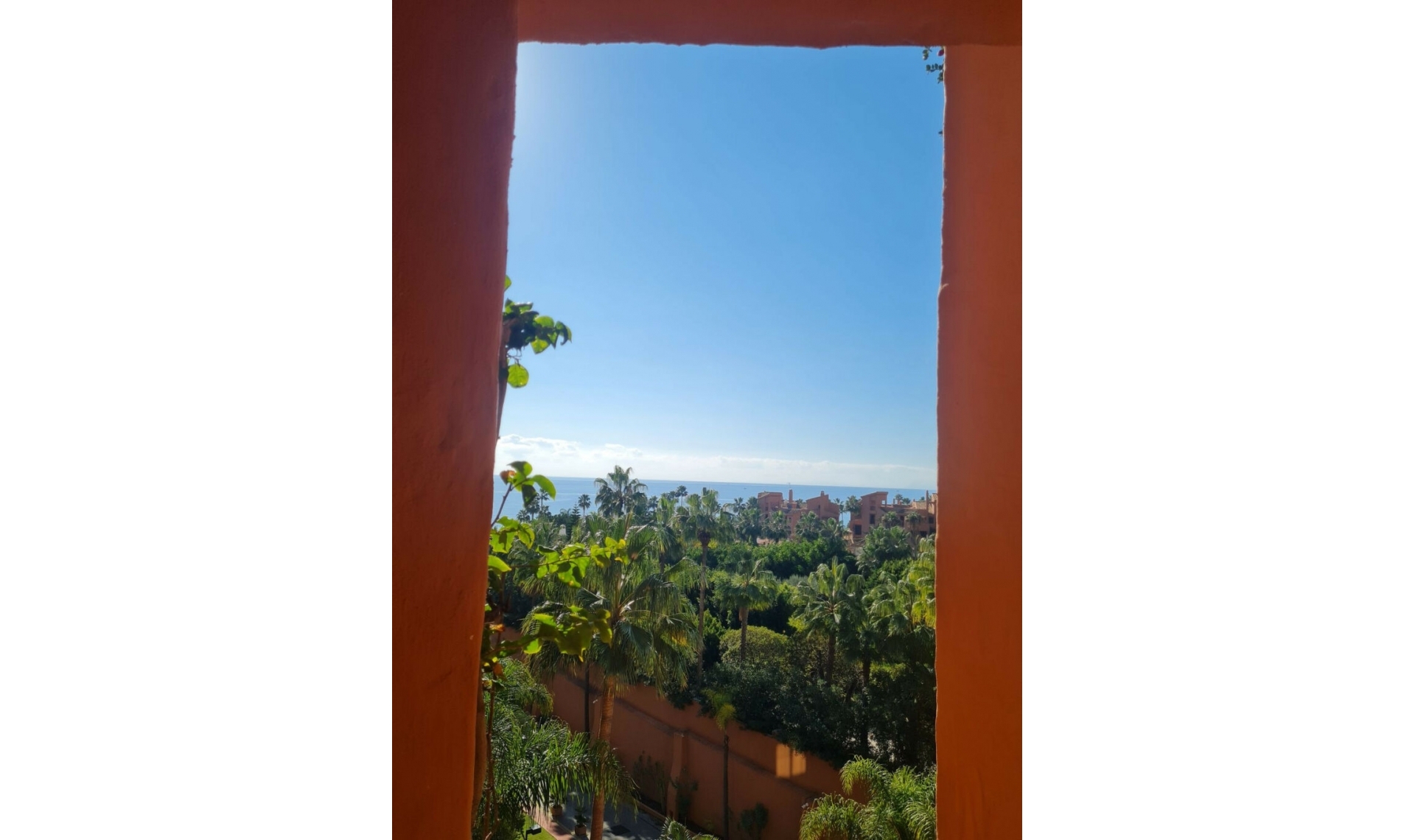 Resale - Apartment -
Estepona