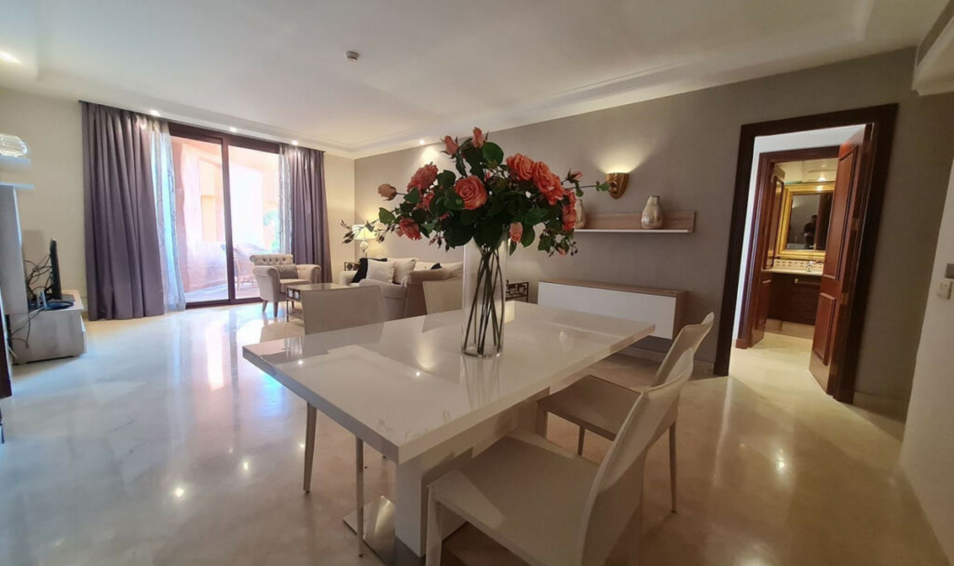 Resale - Apartment -
Estepona