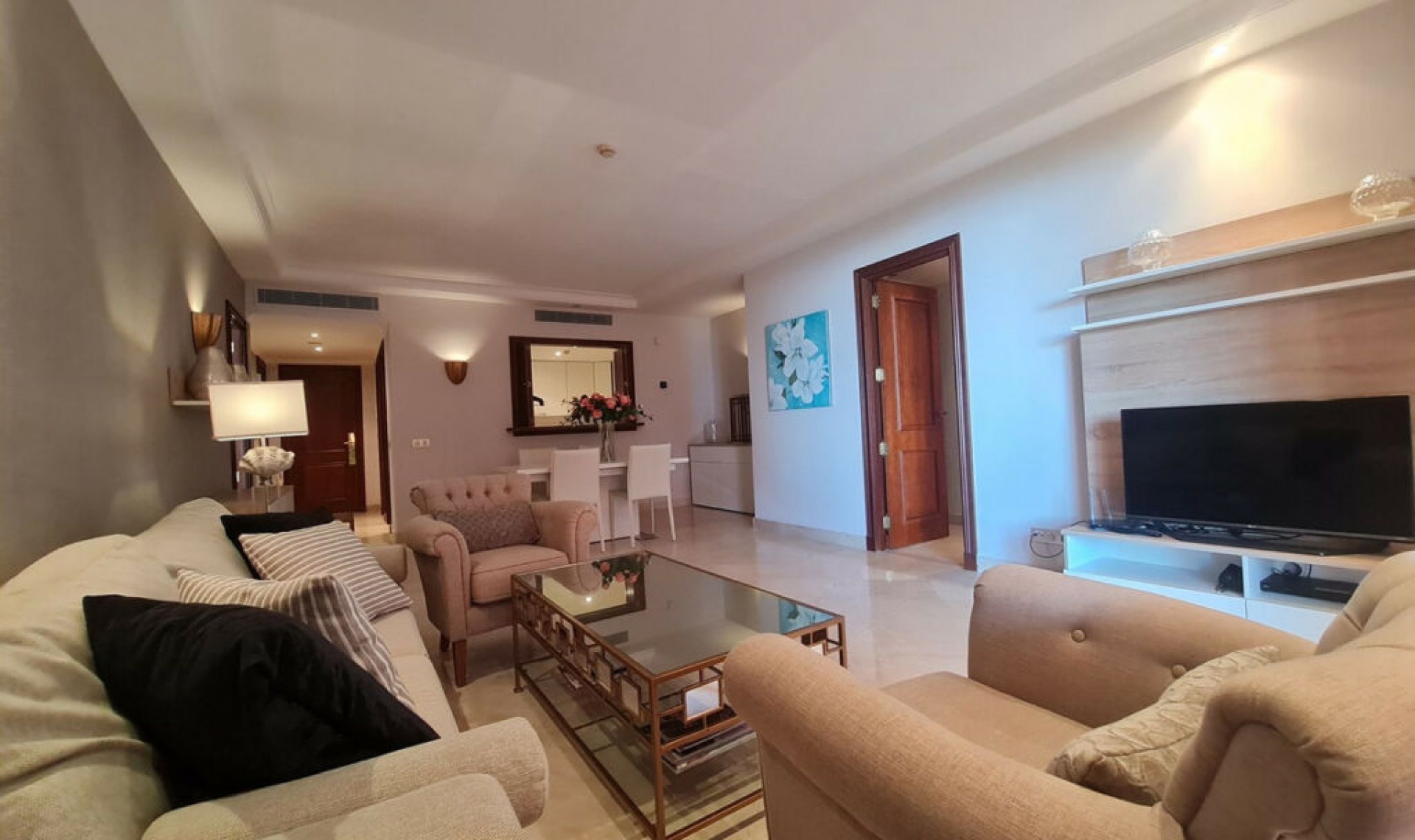 Resale - Apartment -
Estepona