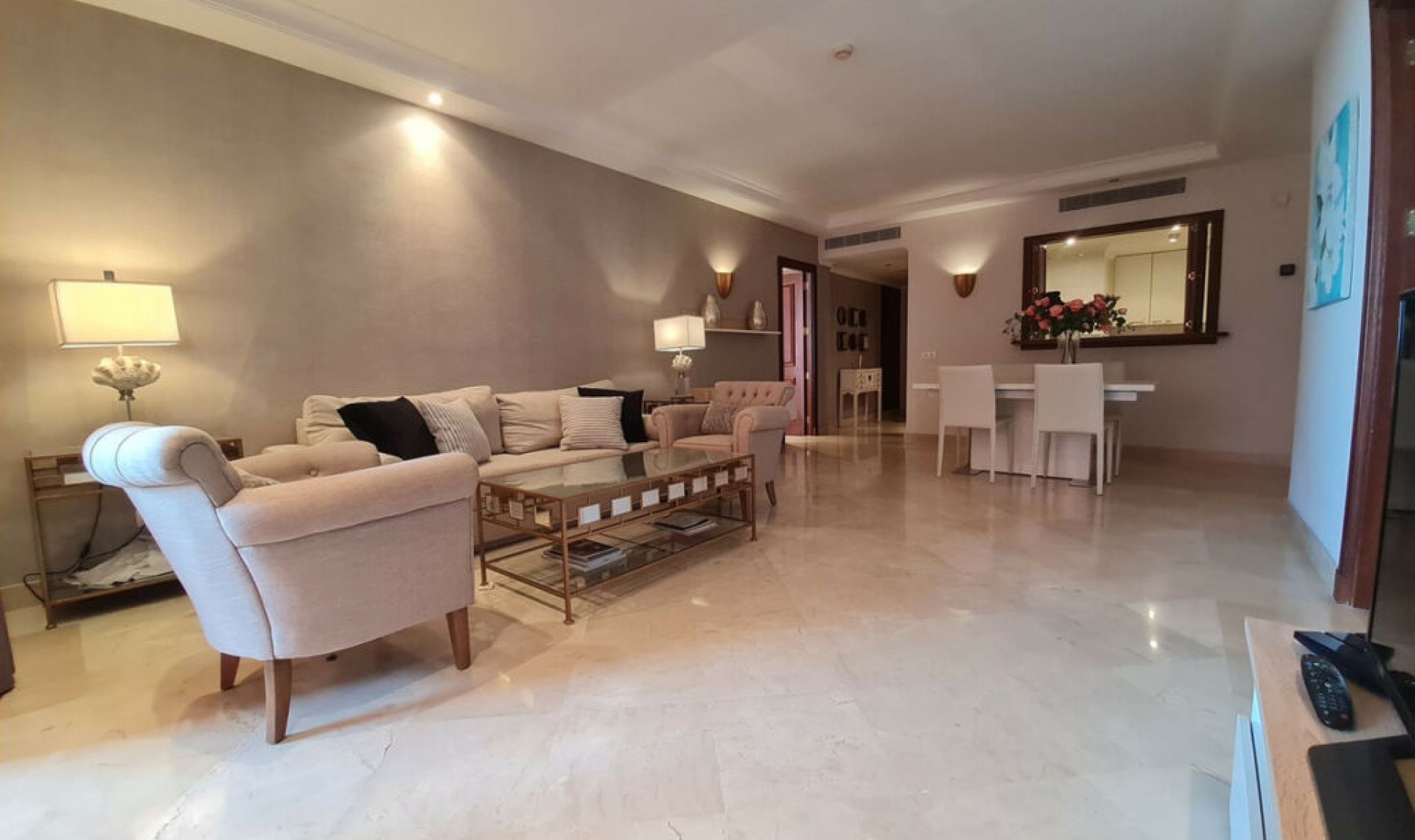 Resale - Apartment -
Estepona