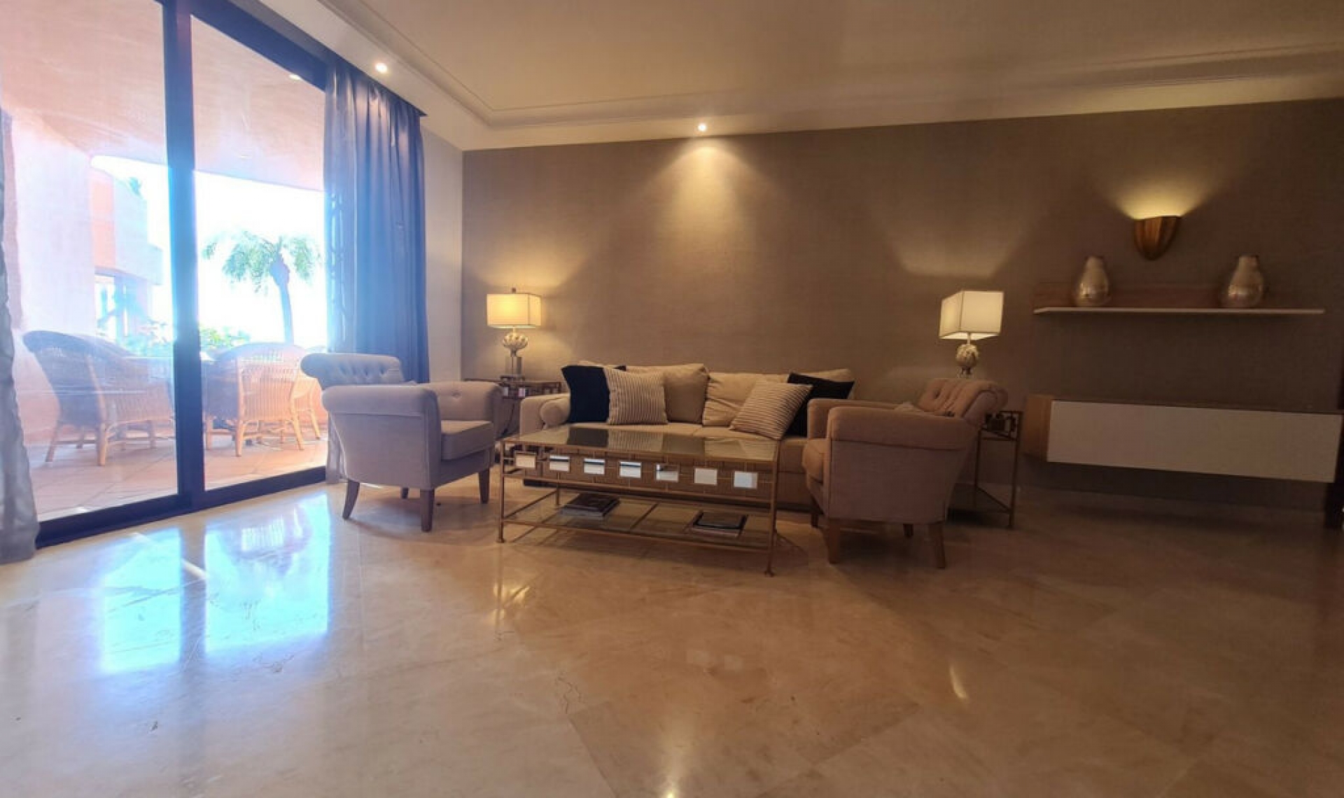Resale - Apartment -
Estepona