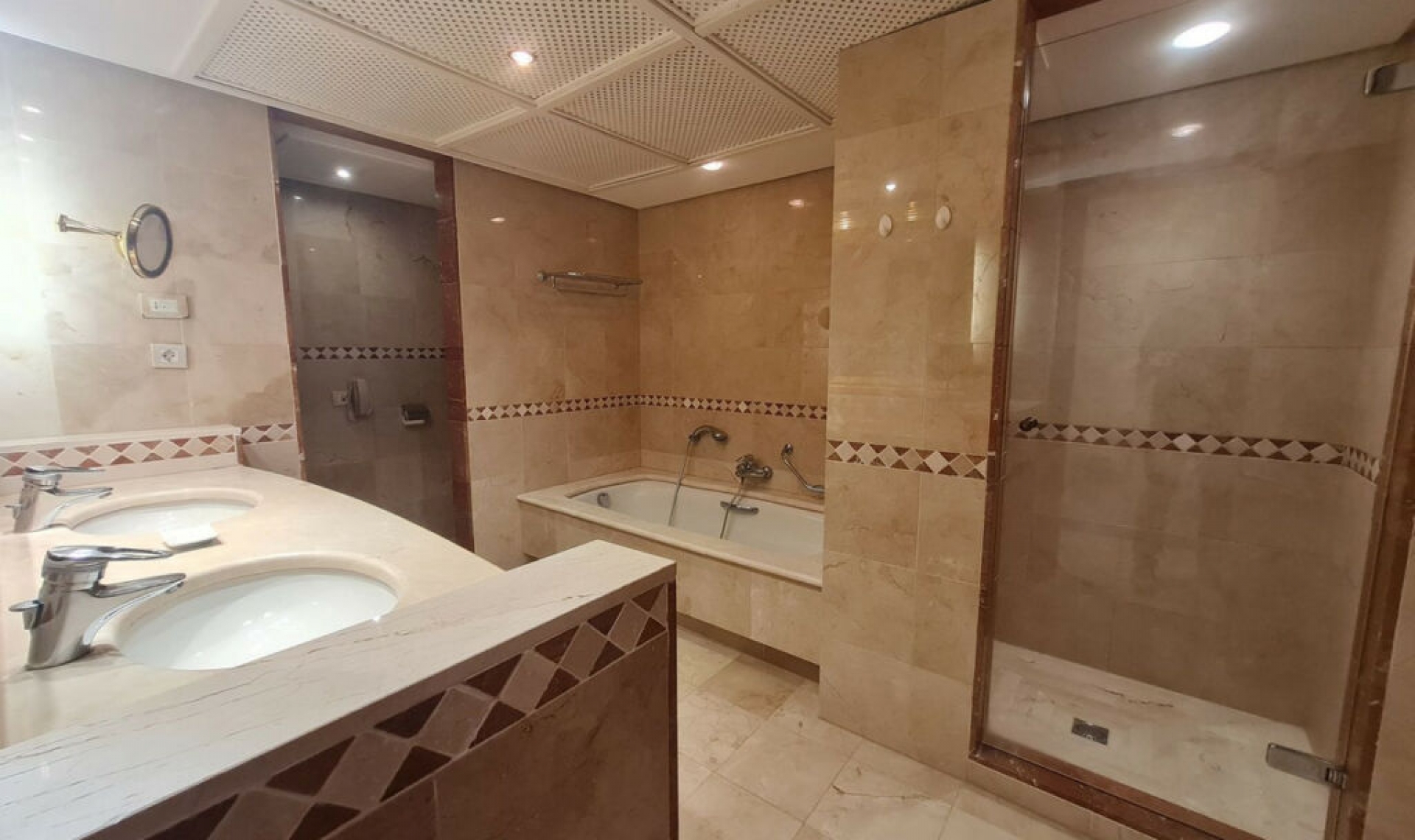 Resale - Apartment -
Estepona