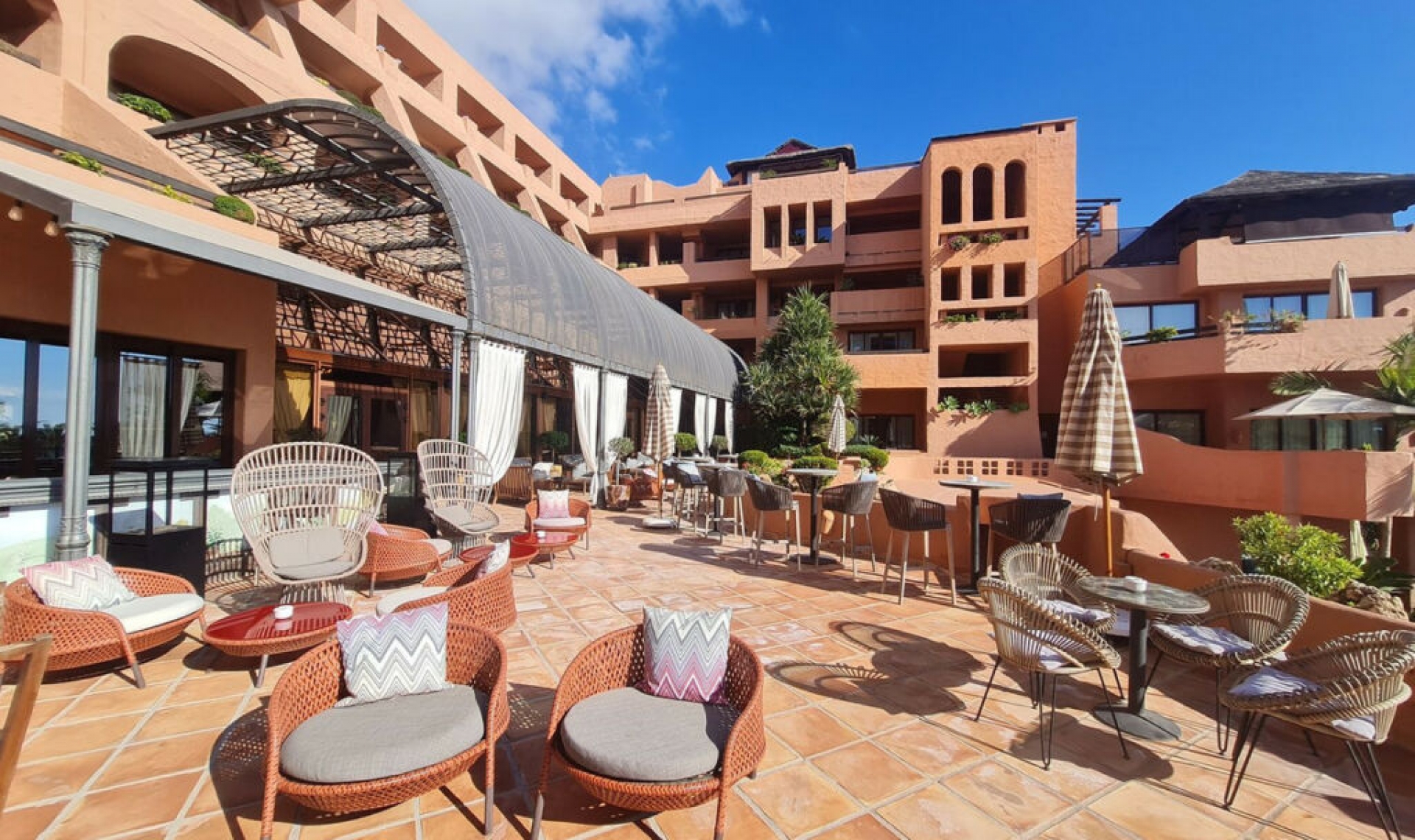 Resale - Apartment -
Estepona