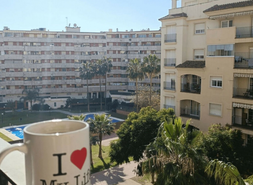 Resale - Apartment -
Estepona