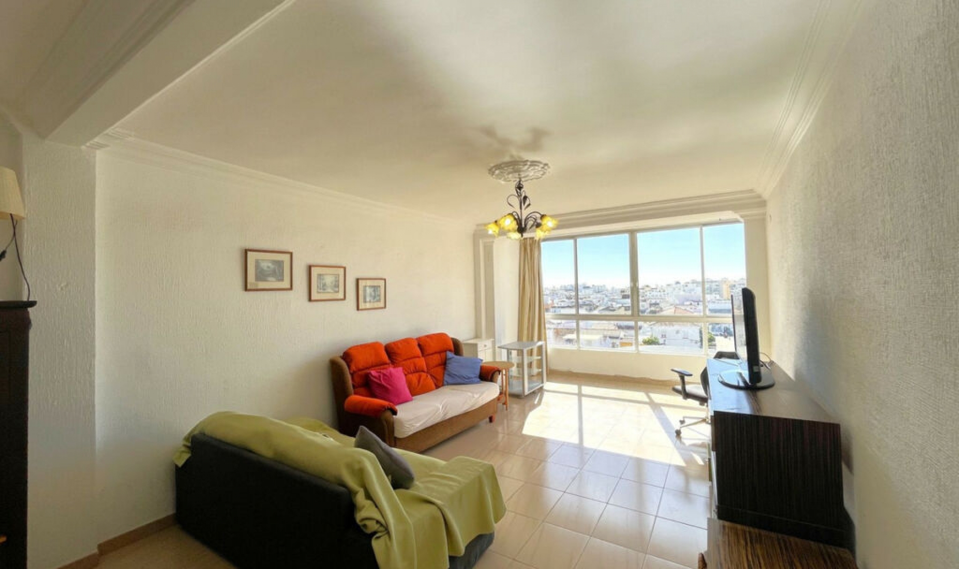 Resale - Apartment -
Estepona