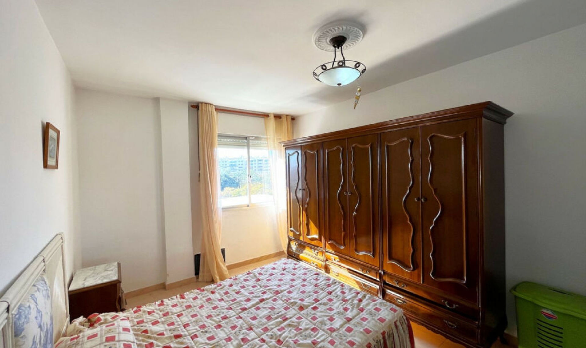 Resale - Apartment -
Estepona