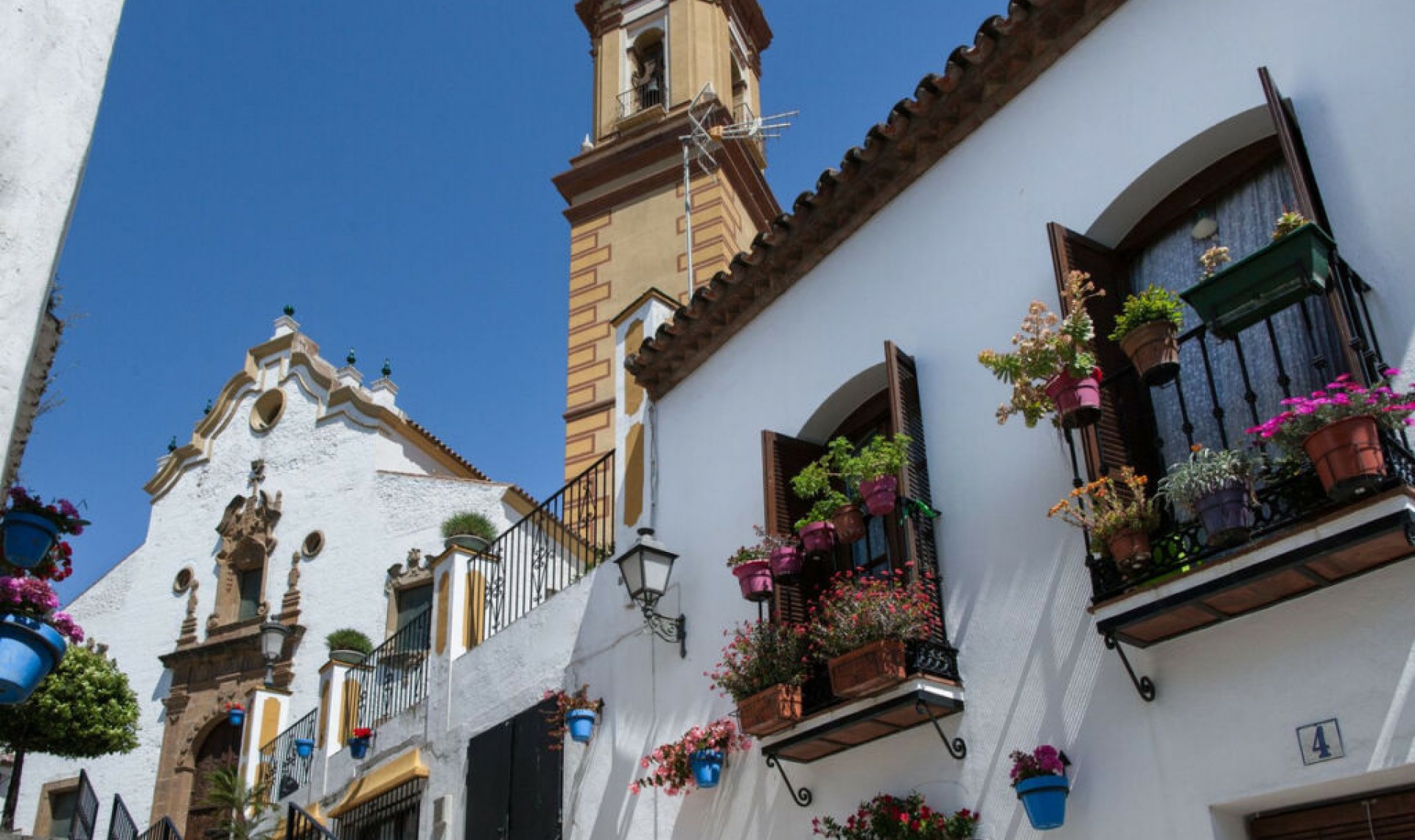 Resale - Apartment -
Estepona