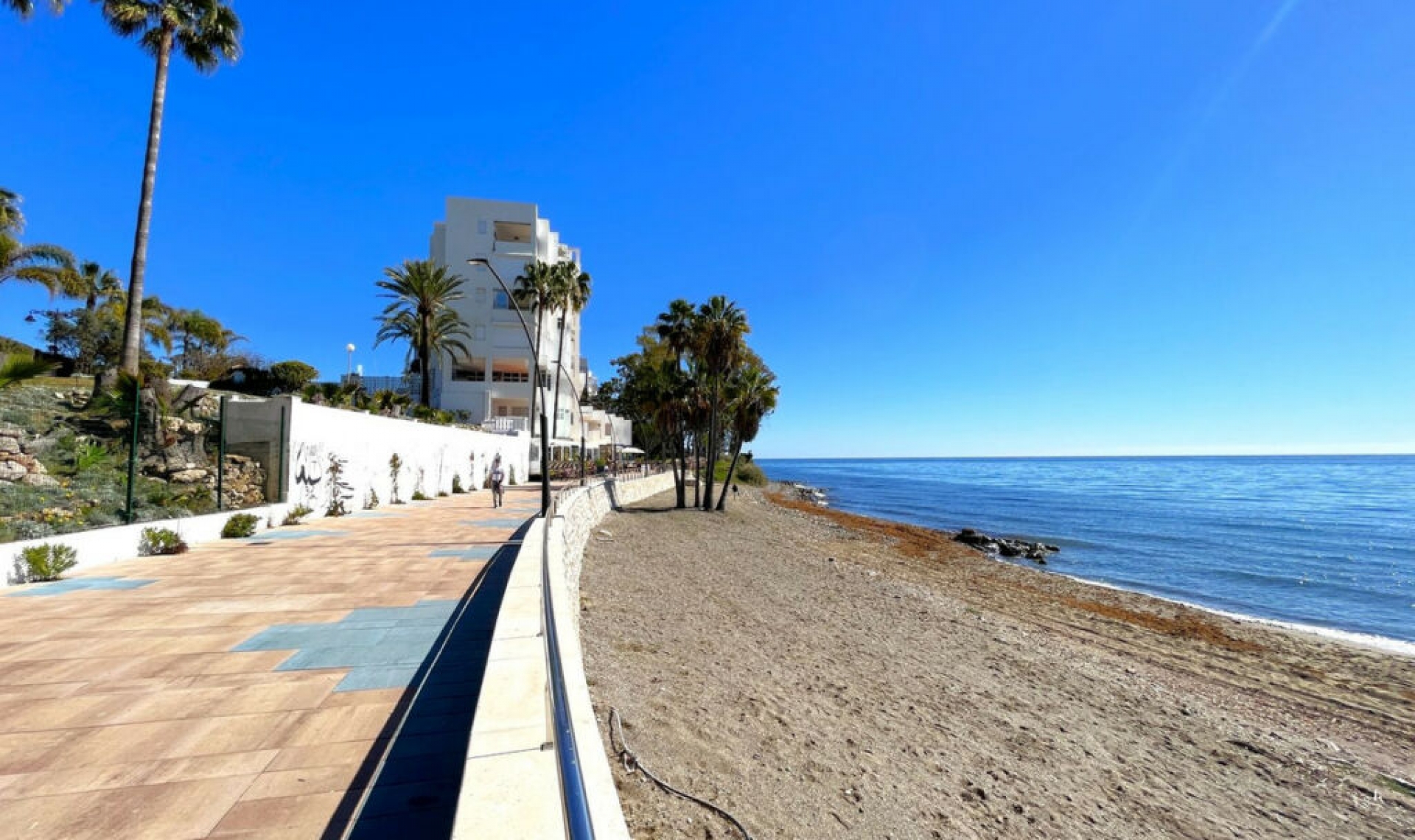Resale - Apartment -
Estepona