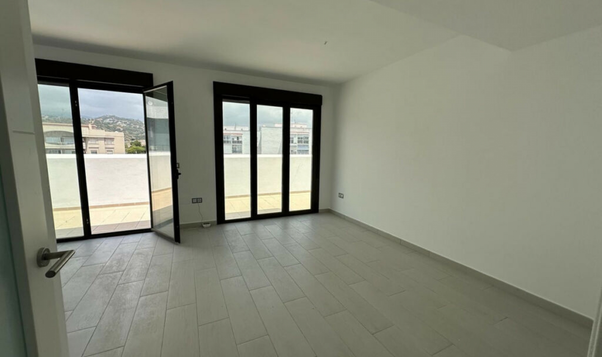 Resale - Apartment -
Estepona