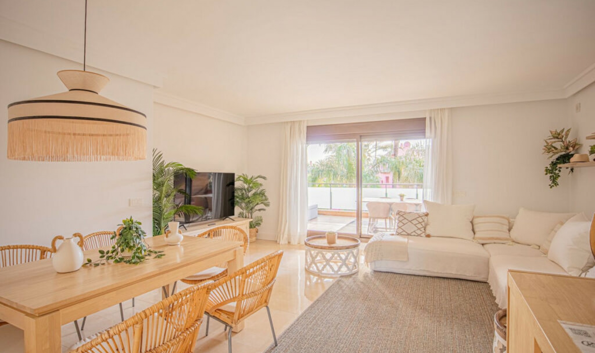 Resale - Apartment -
Estepona