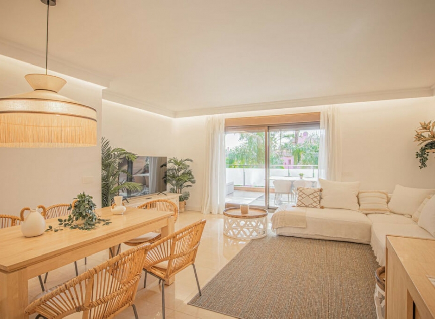 Resale - Apartment -
Estepona