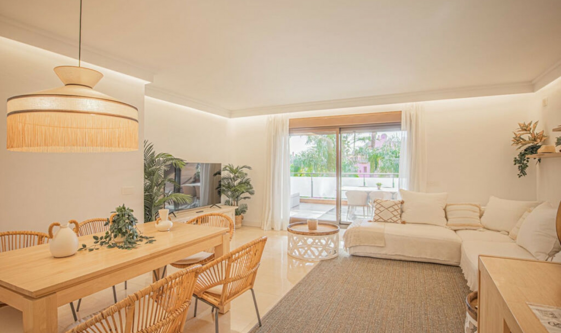 Resale - Apartment -
Estepona