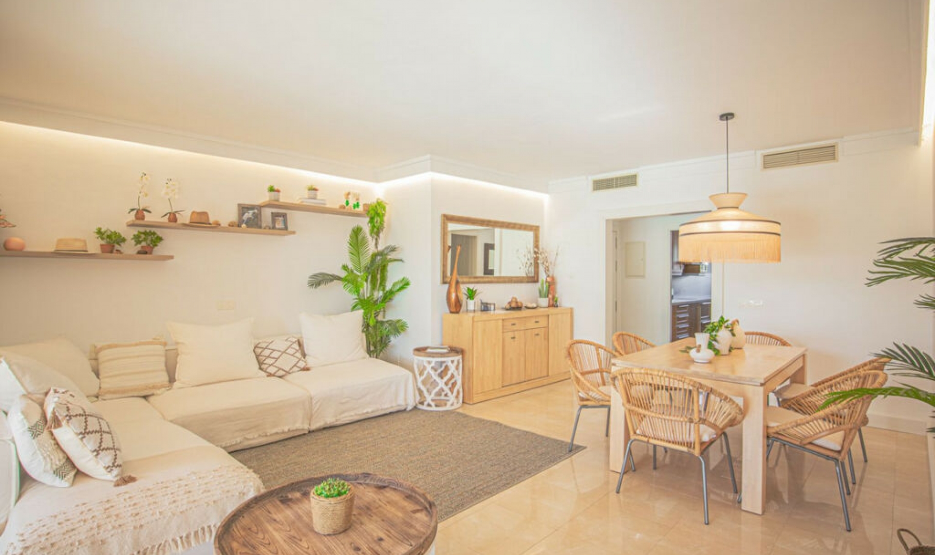 Resale - Apartment -
Estepona