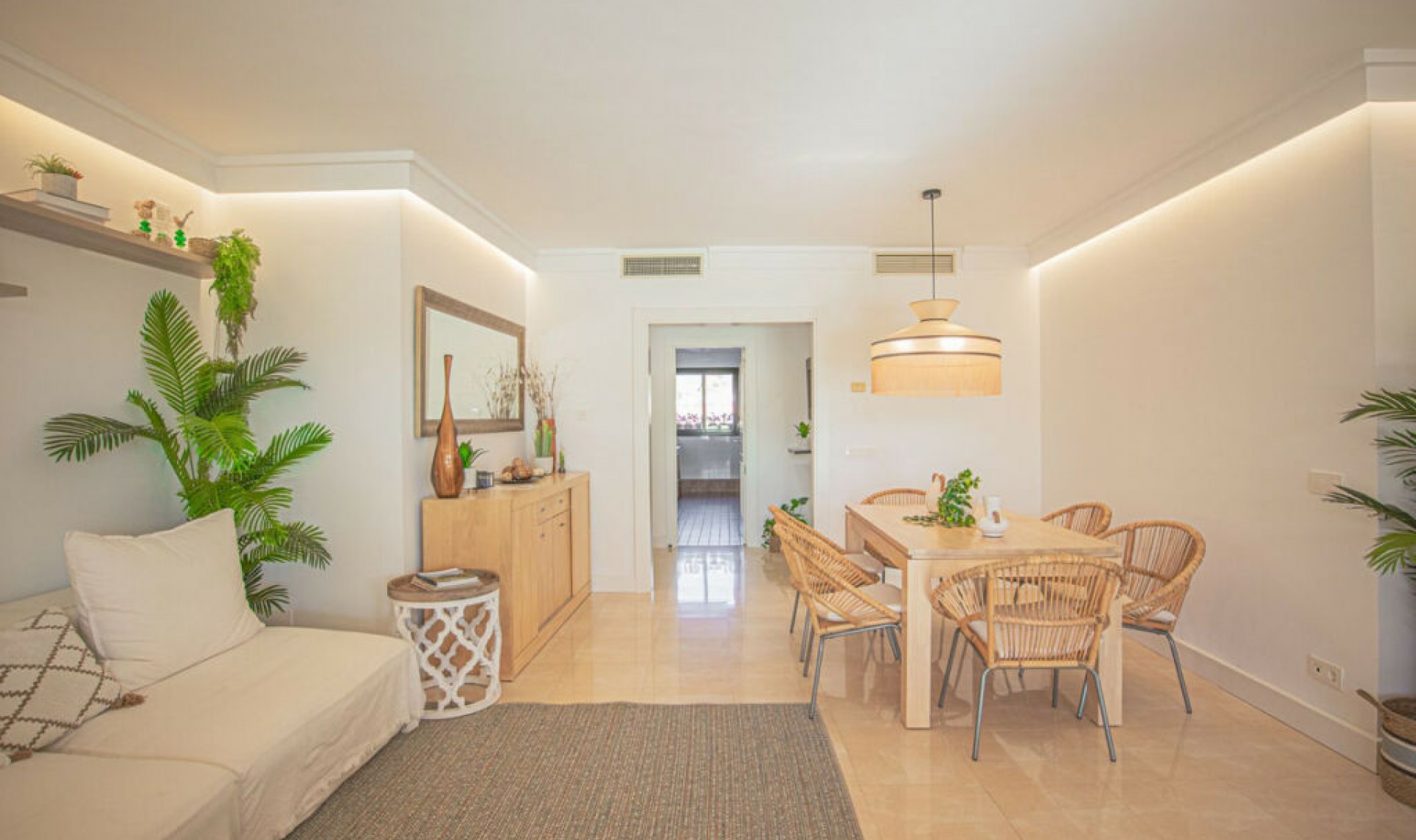 Resale - Apartment -
Estepona