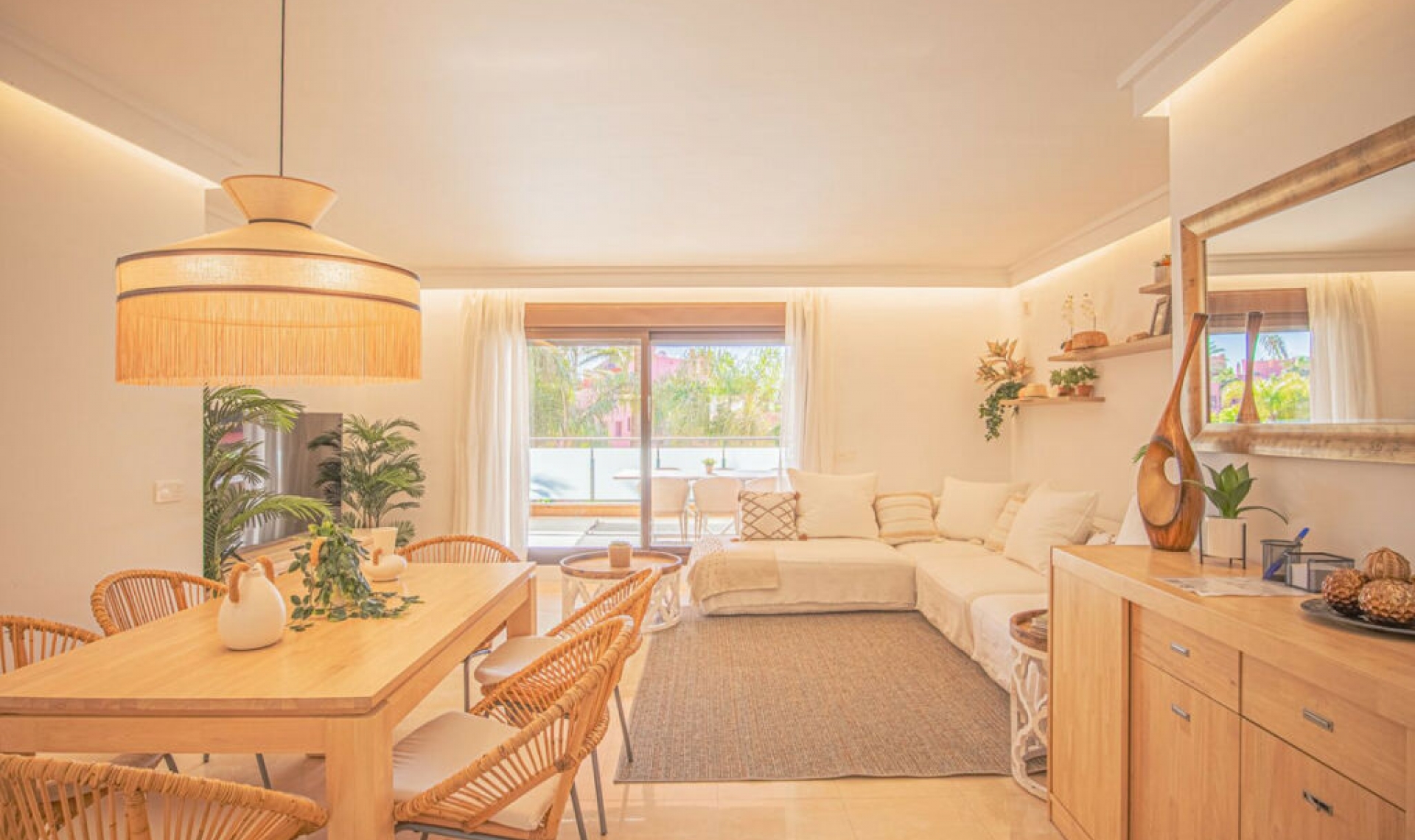 Resale - Apartment -
Estepona