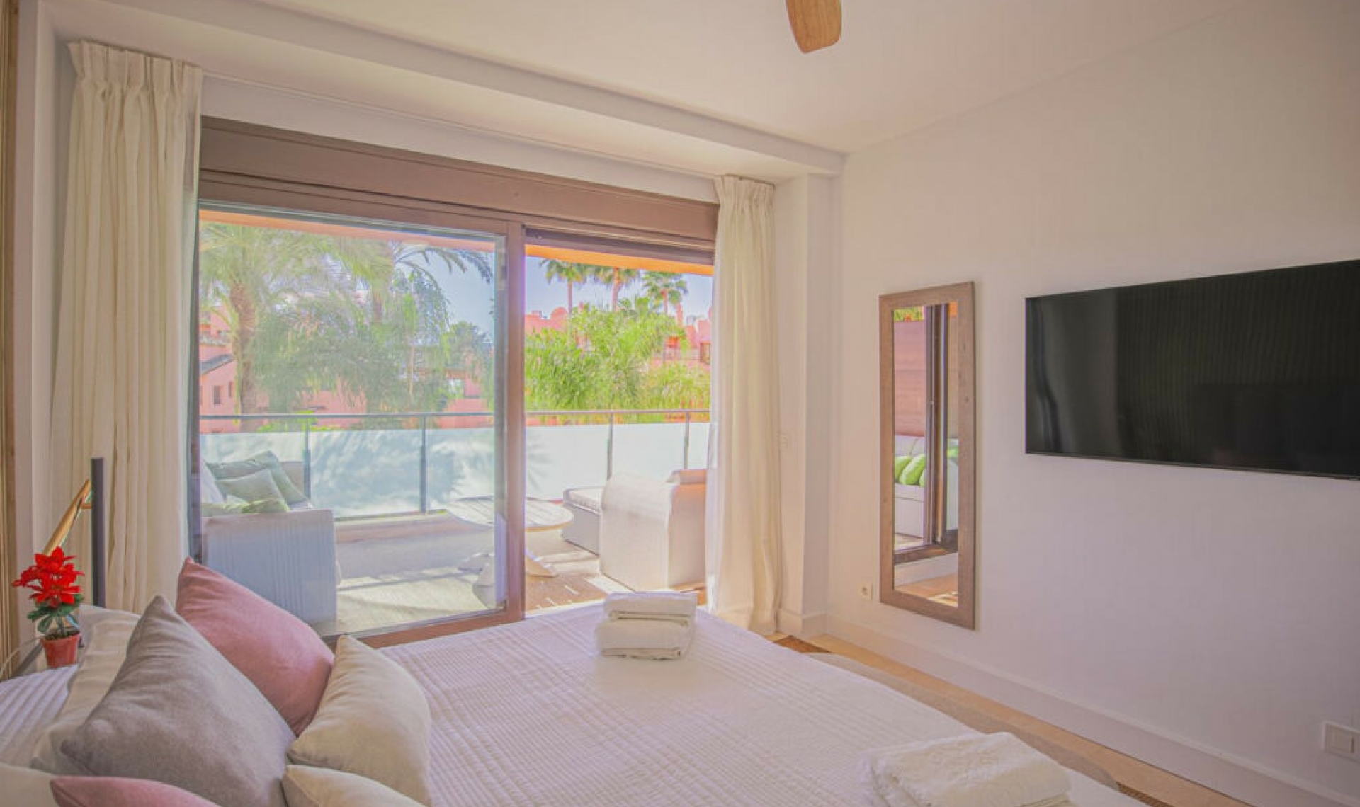 Resale - Apartment -
Estepona
