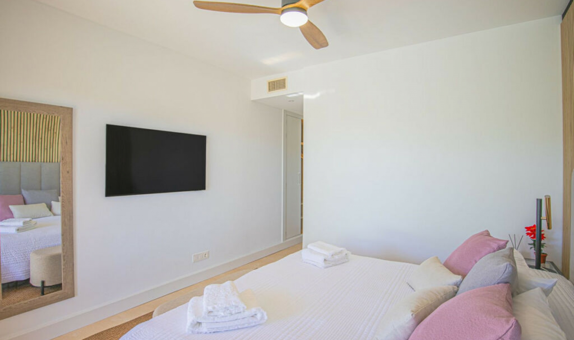 Resale - Apartment -
Estepona