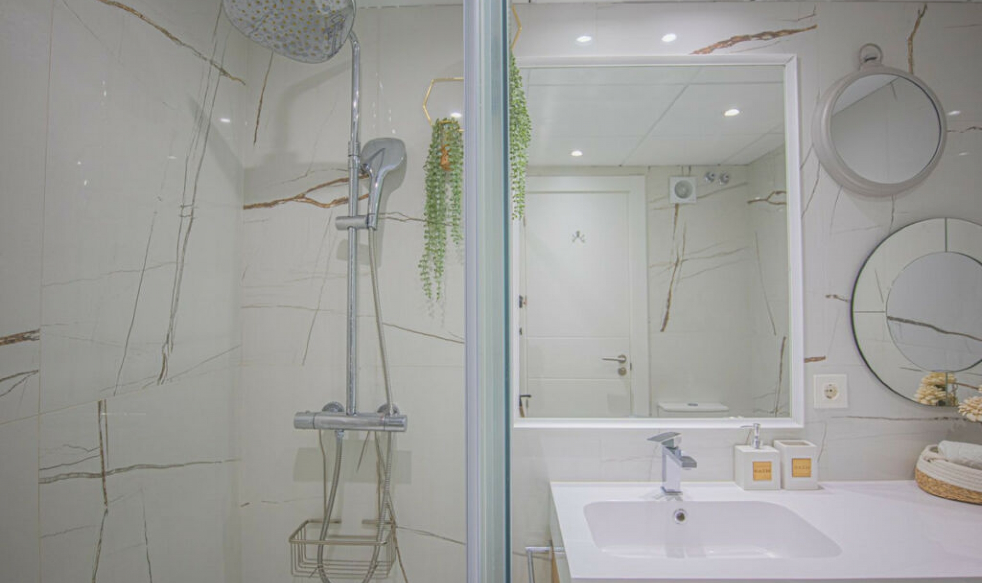 Resale - Apartment -
Estepona