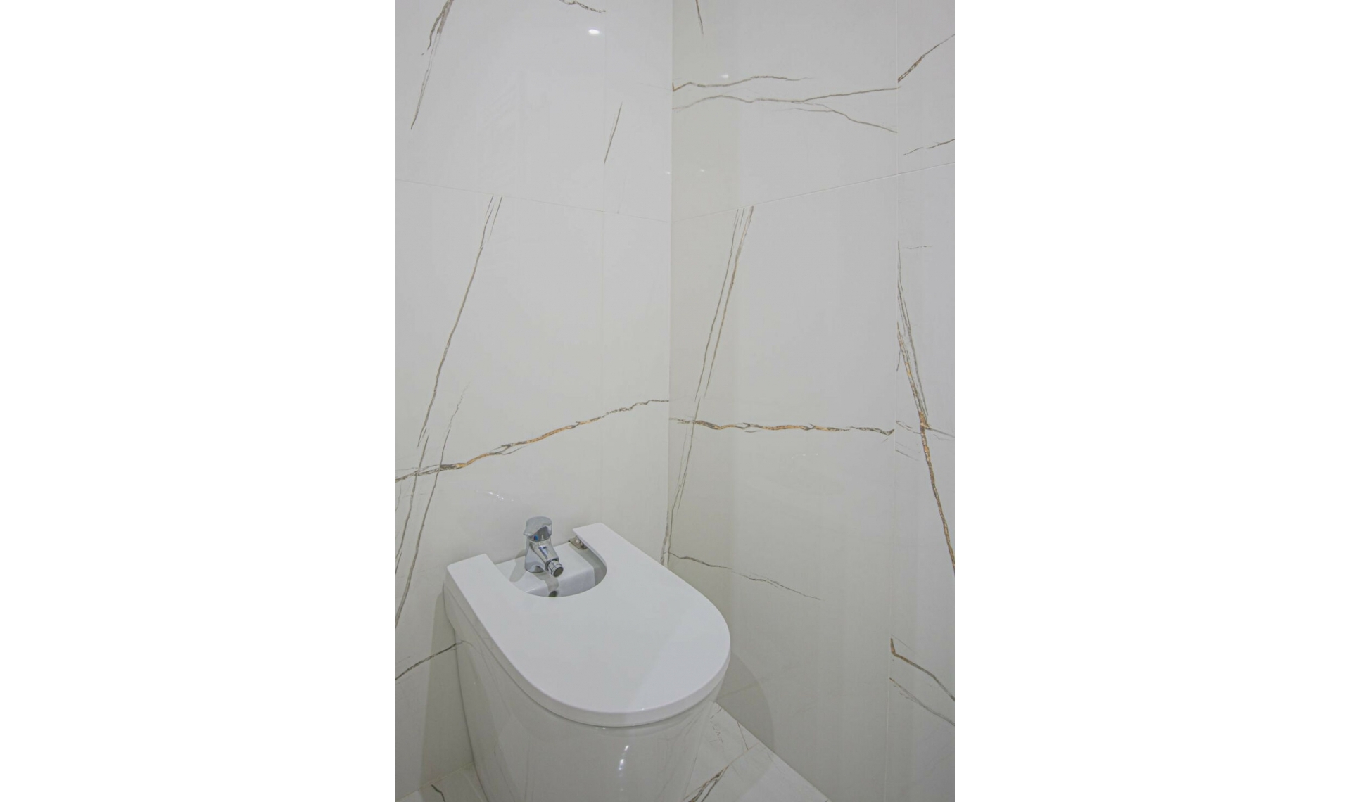 Resale - Apartment -
Estepona