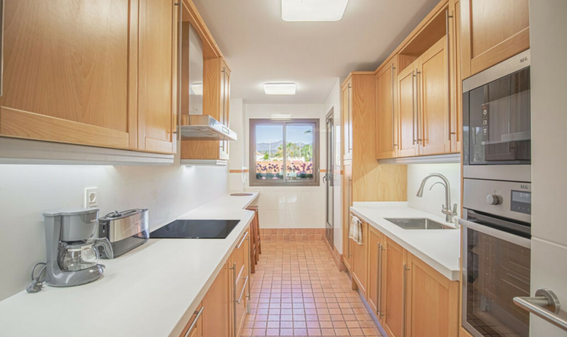 Resale - Apartment -
Estepona