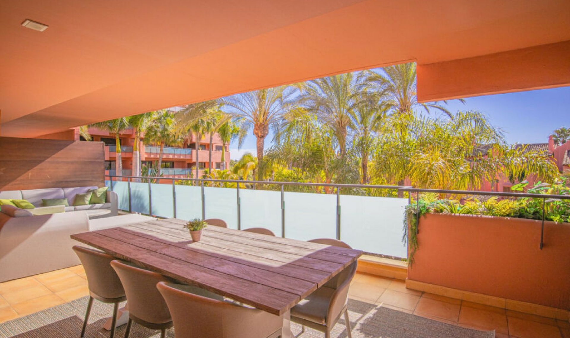 Resale - Apartment -
Estepona