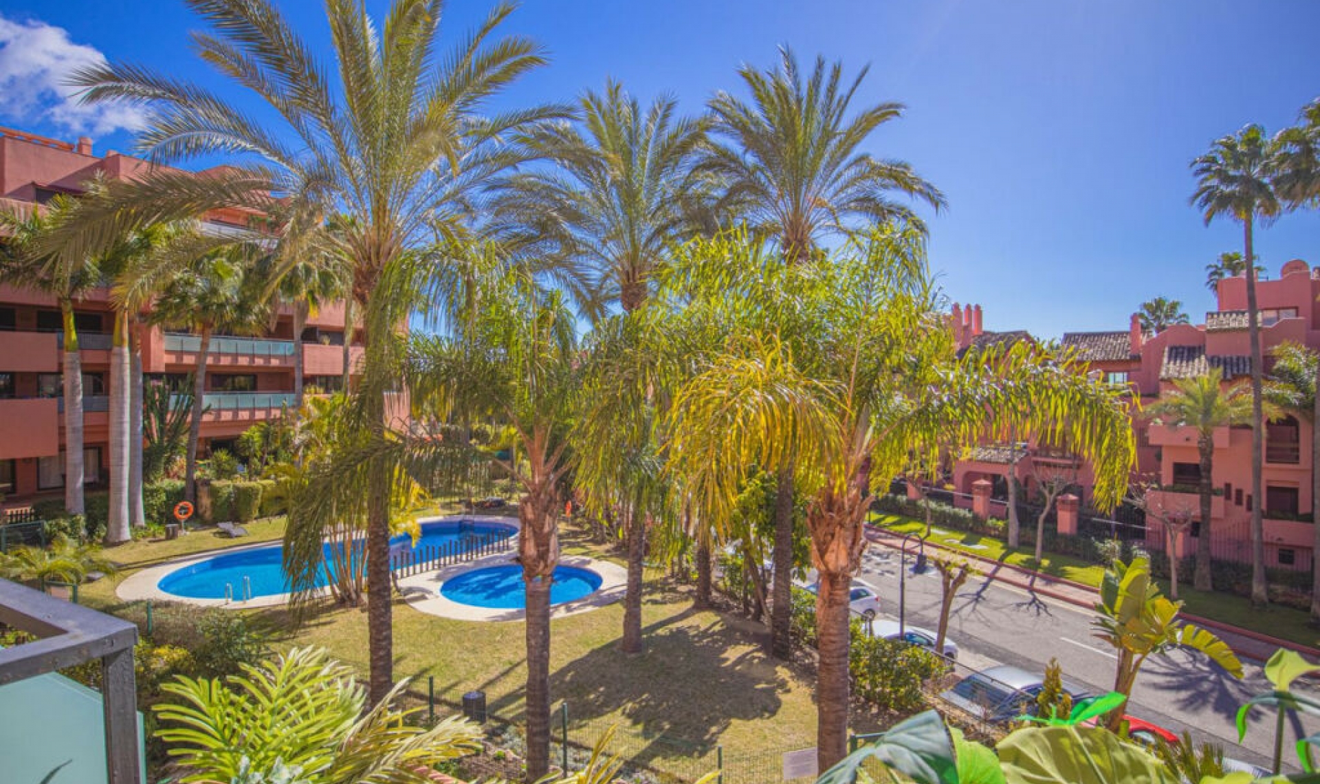 Resale - Apartment -
Estepona