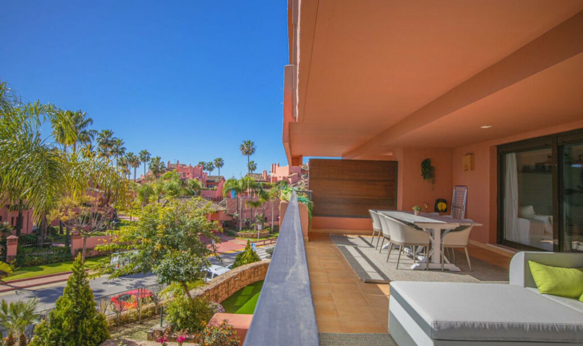Resale - Apartment -
Estepona