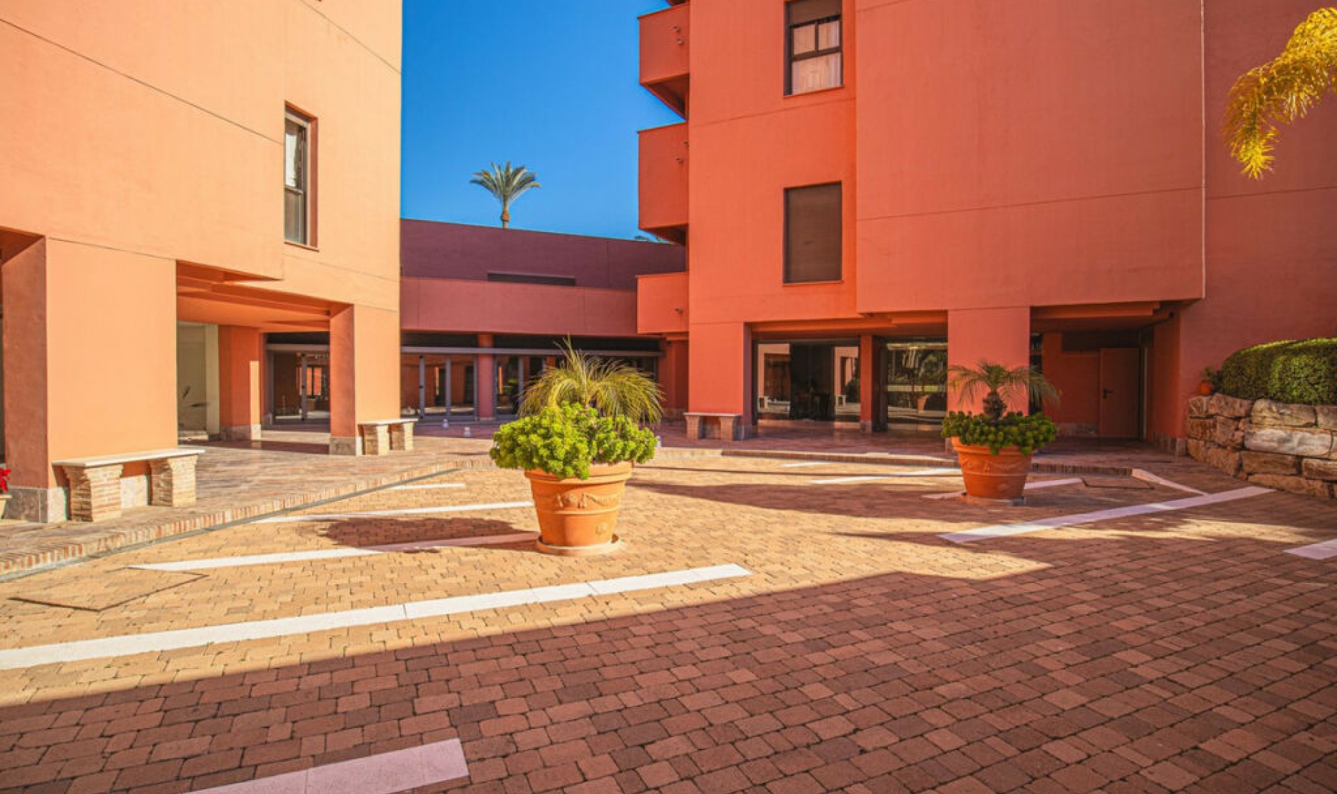 Resale - Apartment -
Estepona