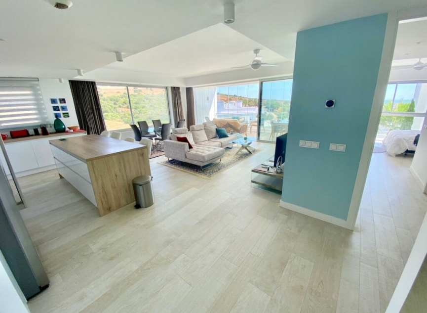 Resale - Apartment -
Estepona