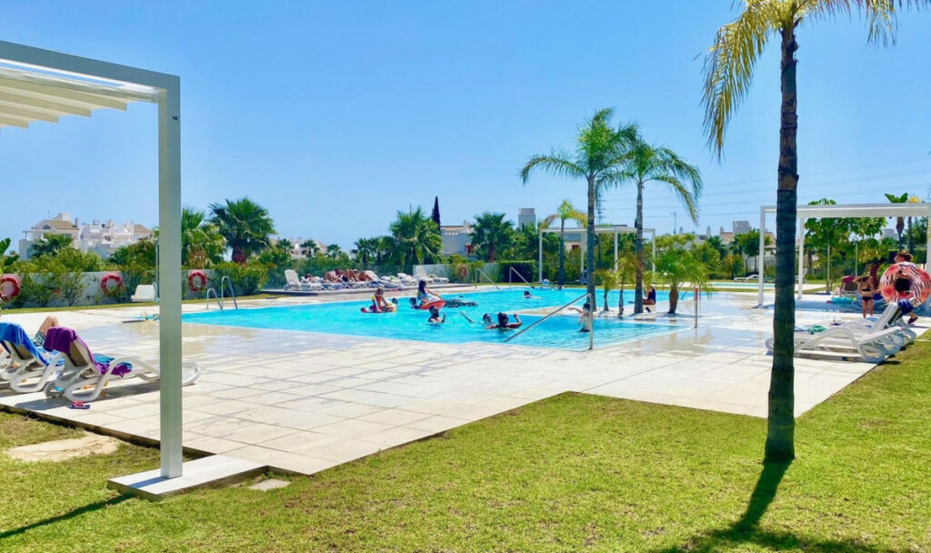 Resale - Apartment -
Estepona