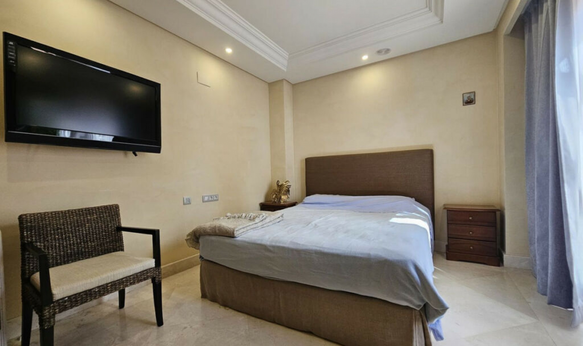 Resale - Apartment -
Estepona