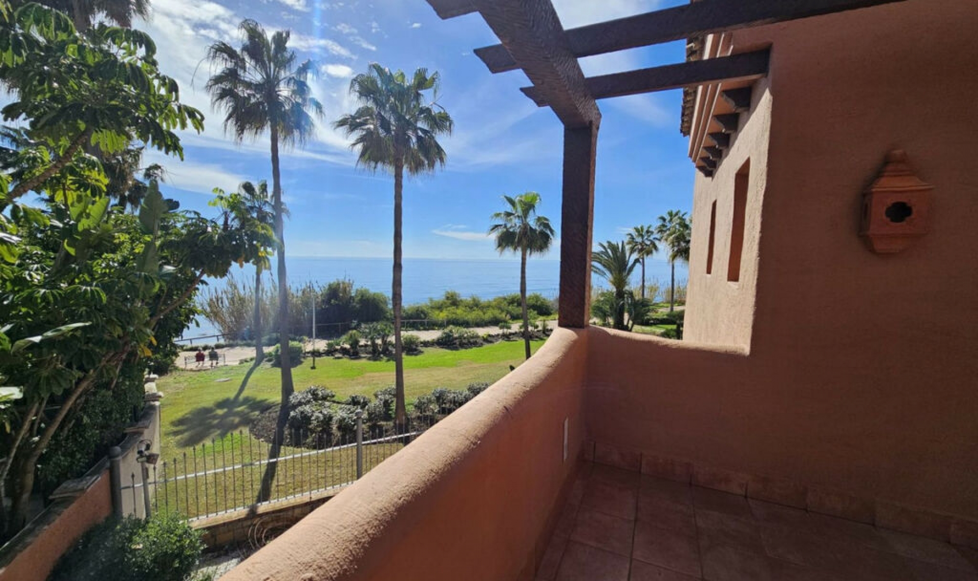 Resale - Apartment -
Estepona
