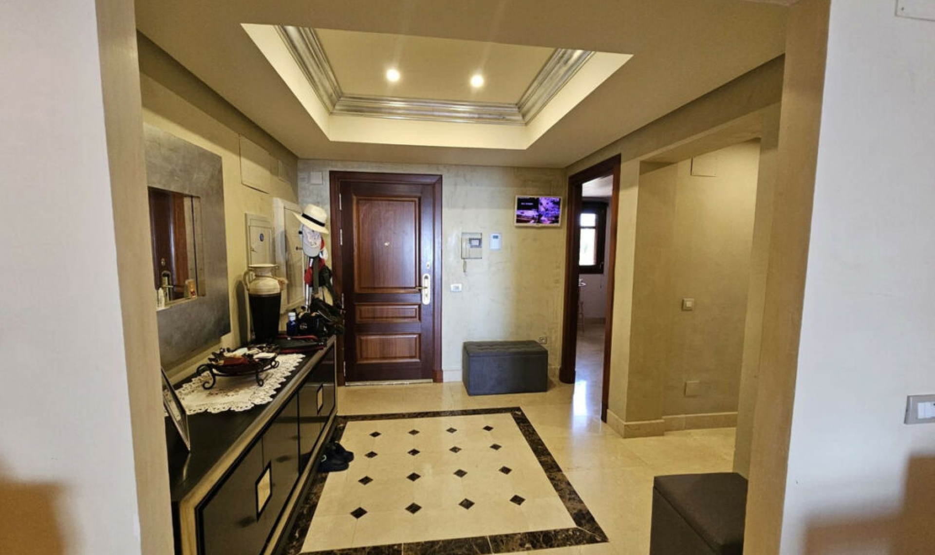 Resale - Apartment -
Estepona