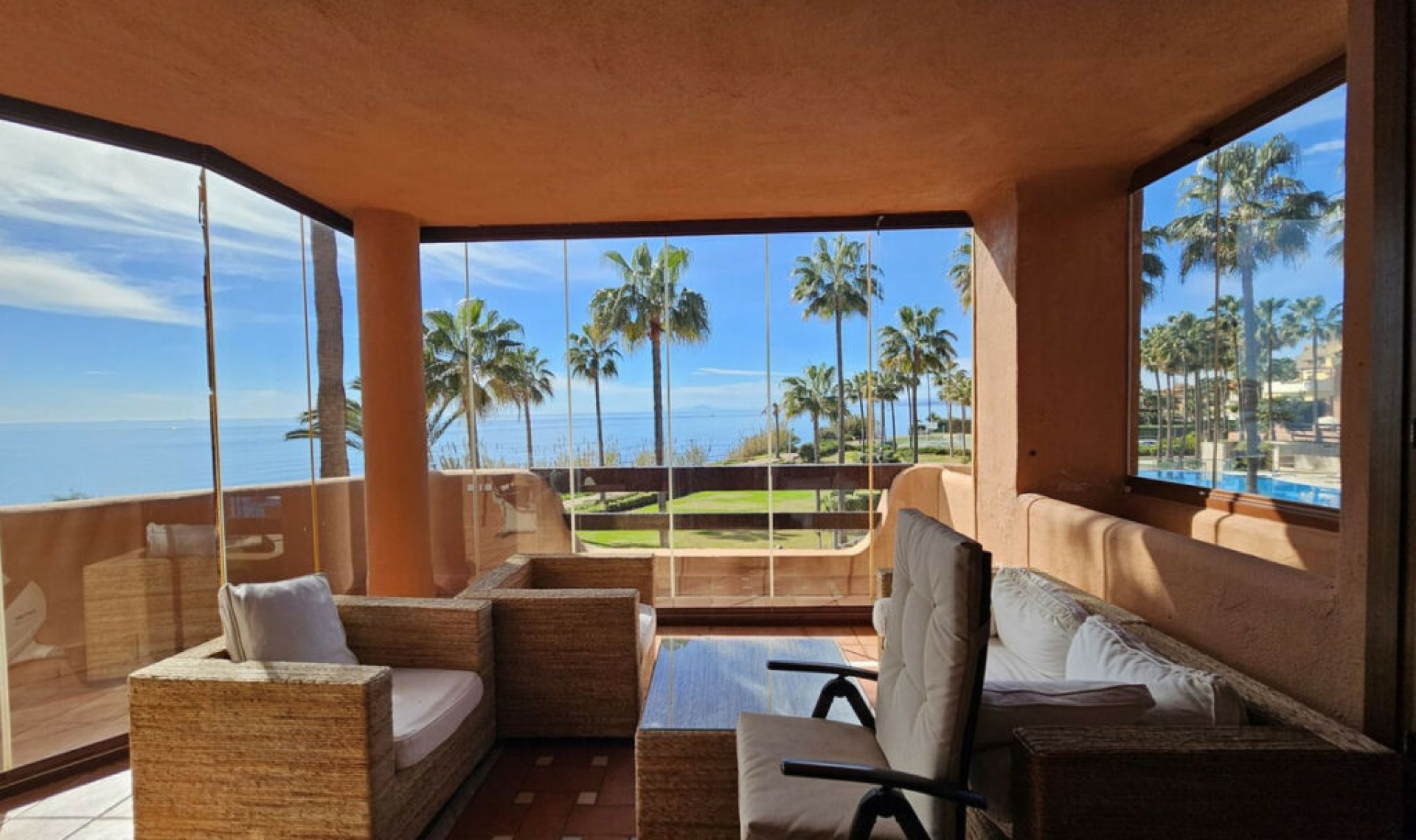 Resale - Apartment -
Estepona