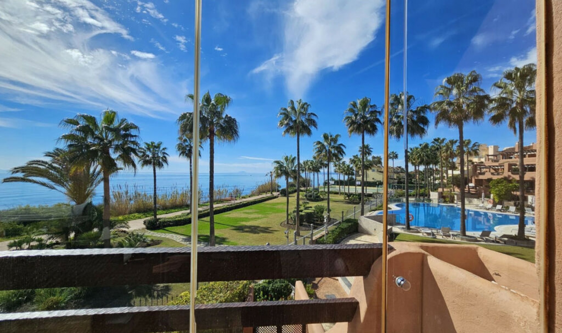 Resale - Apartment -
Estepona