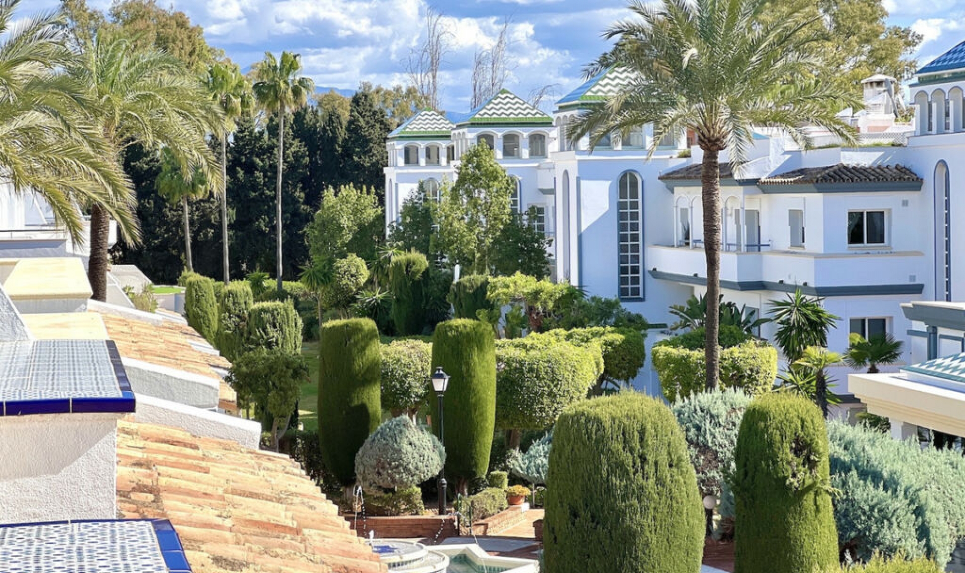 Resale - Apartment -
Estepona