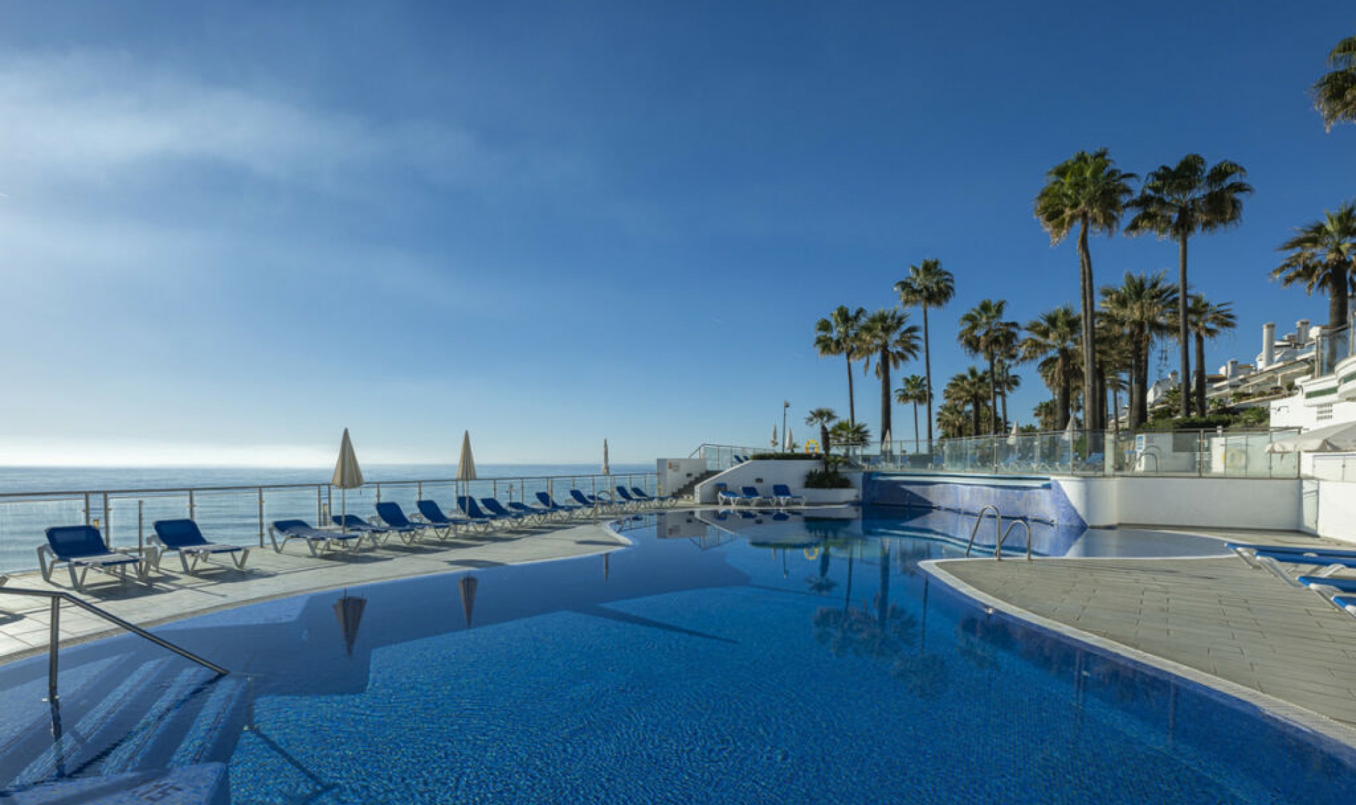 Resale - Apartment -
Estepona