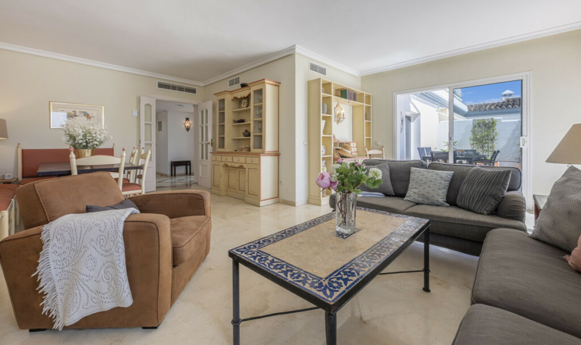 Resale - Apartment -
Estepona