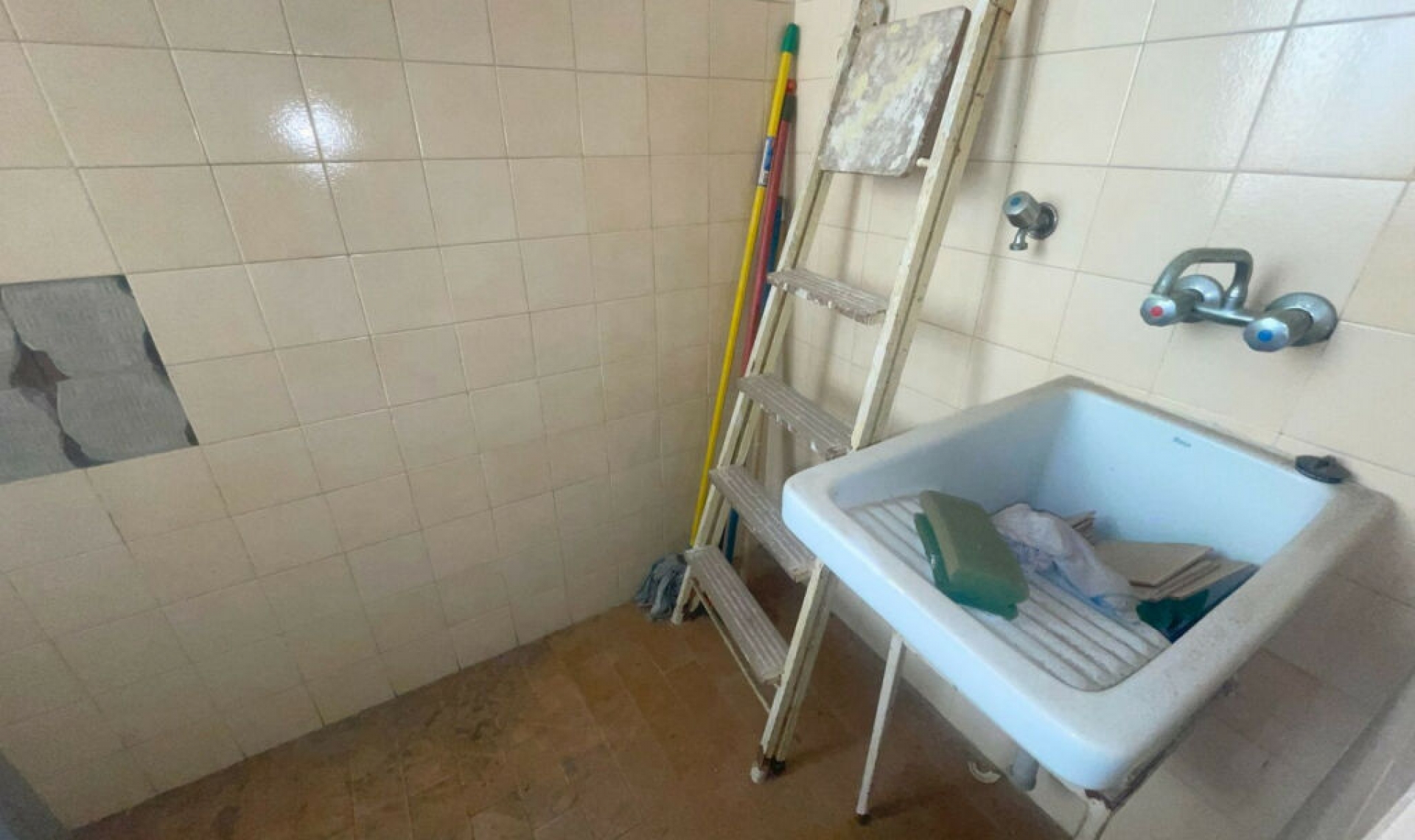 Resale - Apartment -
Estepona