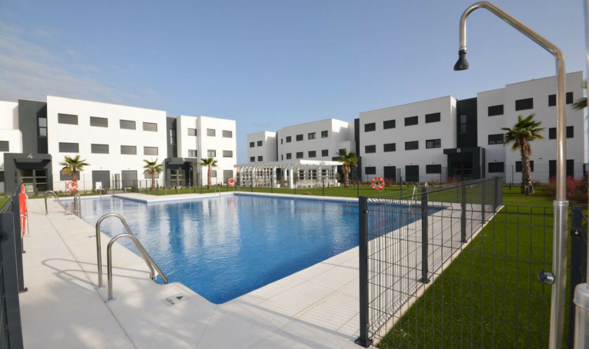Resale - Apartment -
Estepona