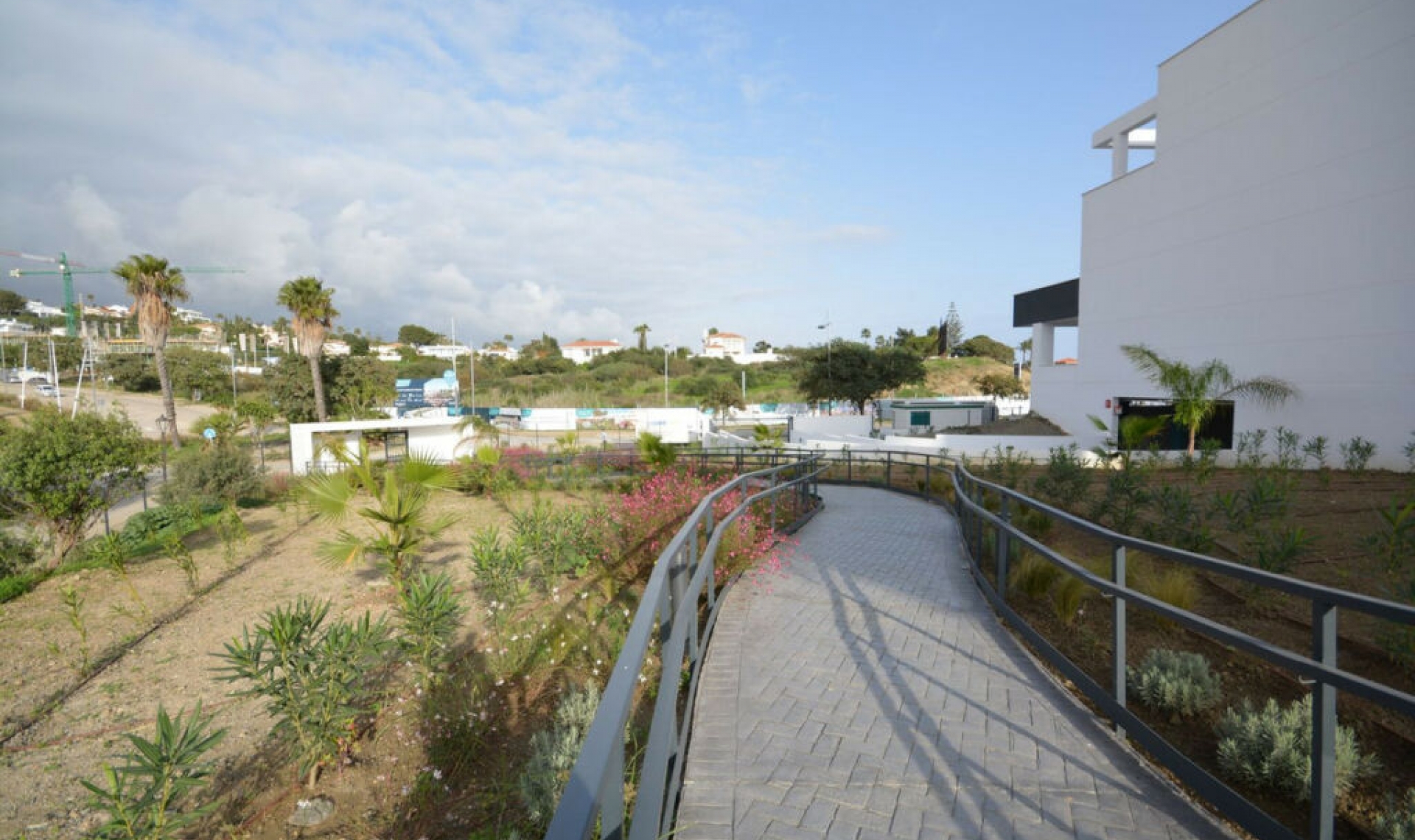 Resale - Apartment -
Estepona