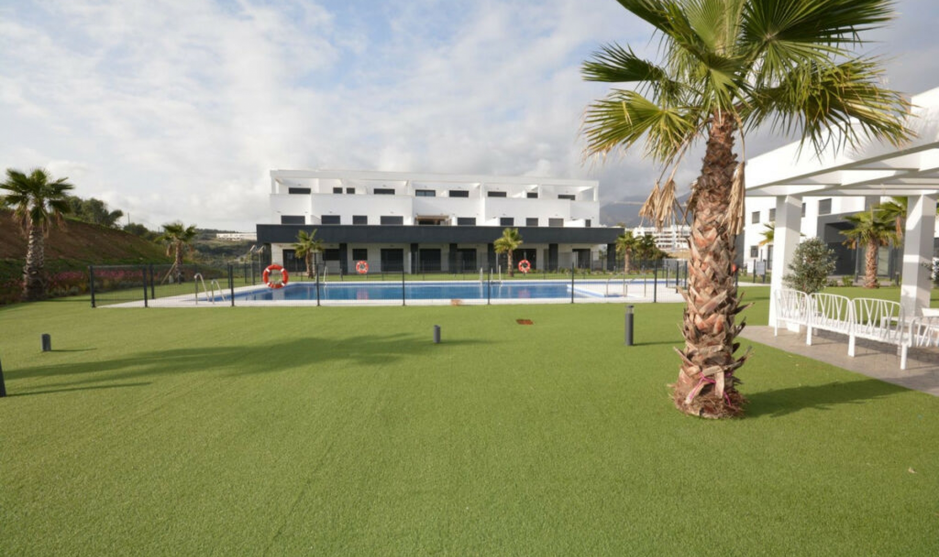 Resale - Apartment -
Estepona