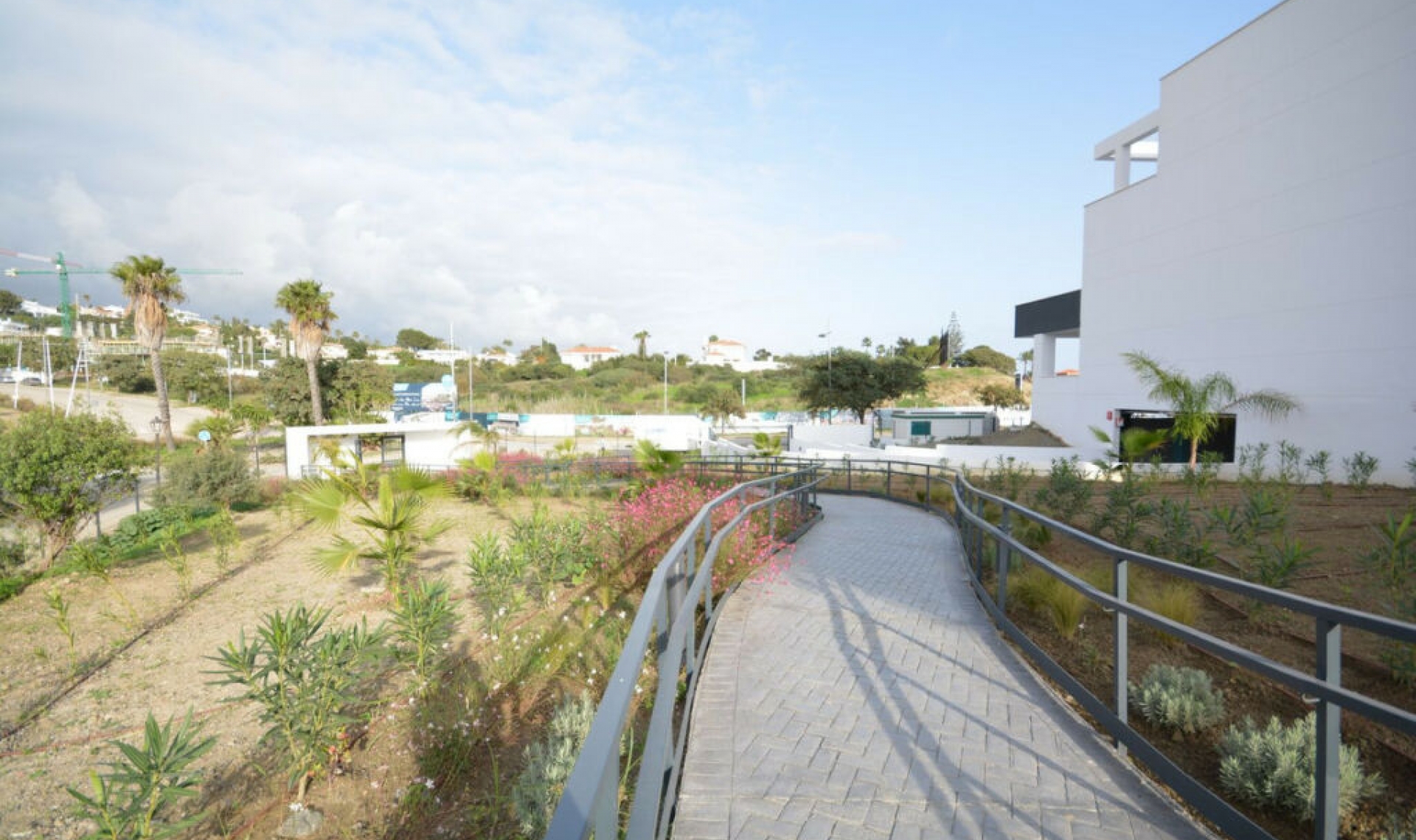 Resale - Apartment -
Estepona